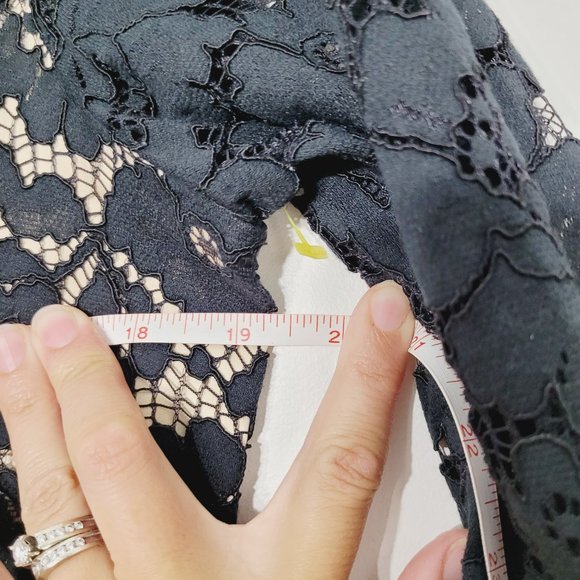 Vince Camuto Lace Shift Dress Bell Sleeves Semi Formal Scoop Neckline Womens 8 - Picture 11 of 12